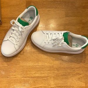 Kizik Vegas Sneakers
